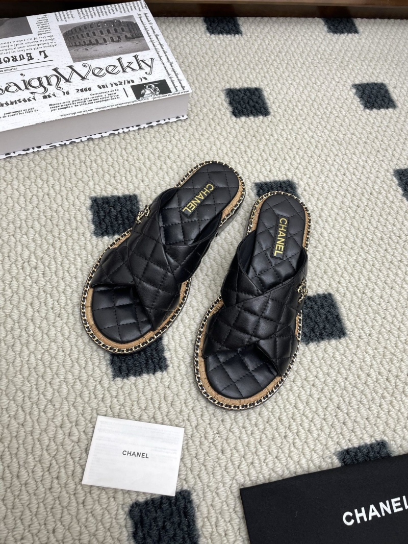 Ch**el slippers